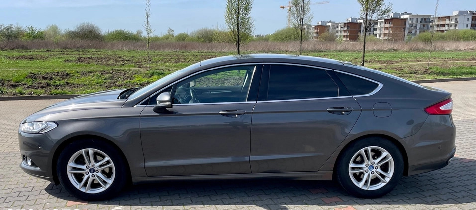 Ford Mondeo cena 51900 przebieg: 257000, rok produkcji 2015 z Warszawa małe 742